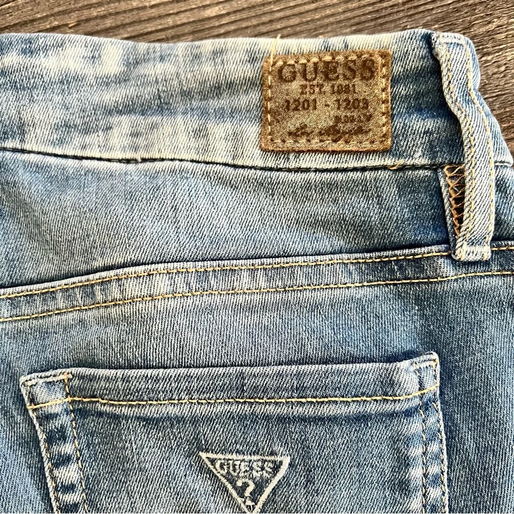 GUESS Curvy Sophia Skinny Jeans - Picture 8 of 9